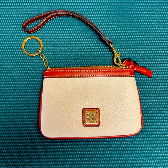 Dooney & Bourke Pebble Grain Medium Wristlet - Picture 4 of 6